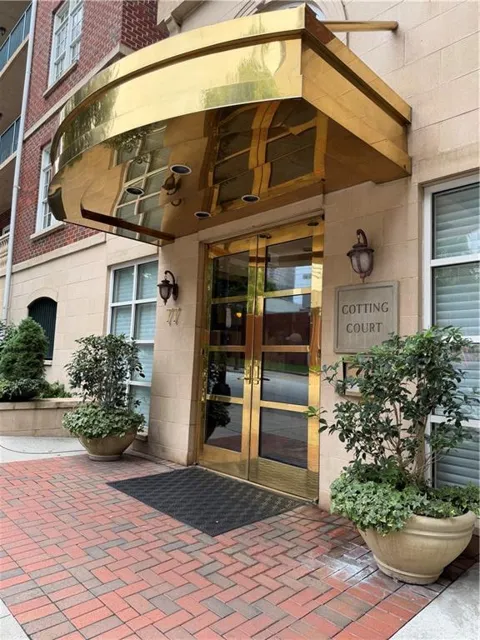 77 Peachtree Place #304