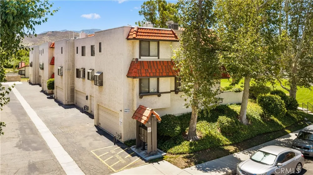27640 Nugget Drive #3 Canyon Country, CA 91387