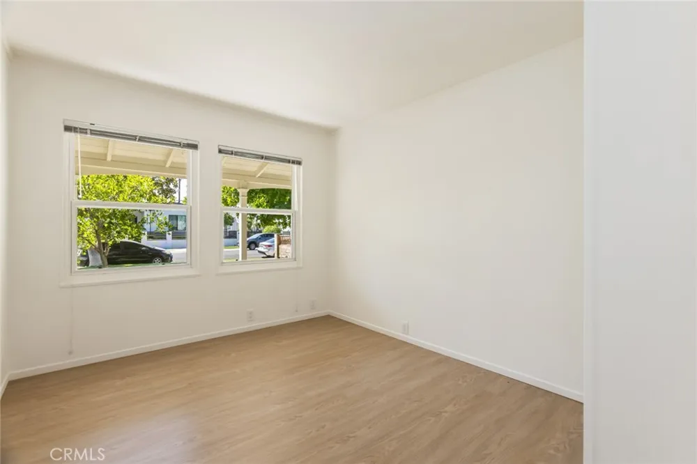 6448 Charlesworth North Hollywood, CA 91606