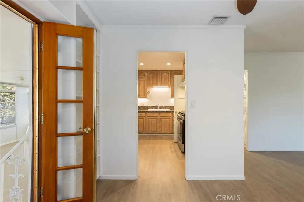 6448 Charlesworth North Hollywood, CA 91606
