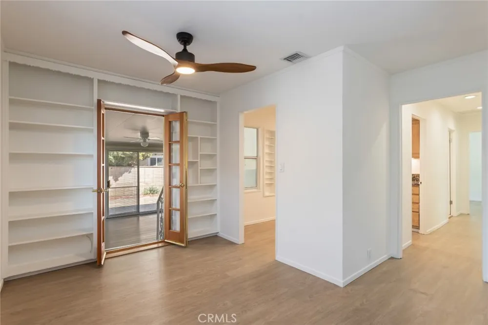 6448 Charlesworth North Hollywood, CA 91606