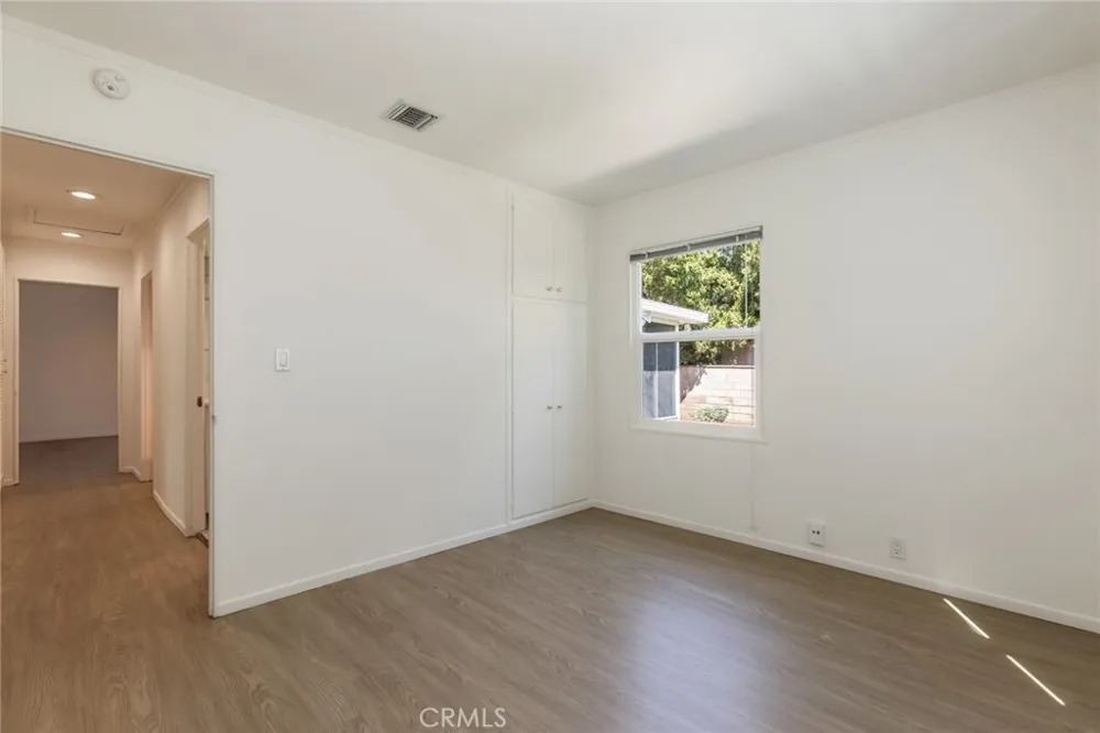 6448 Charlesworth North Hollywood, CA 91606