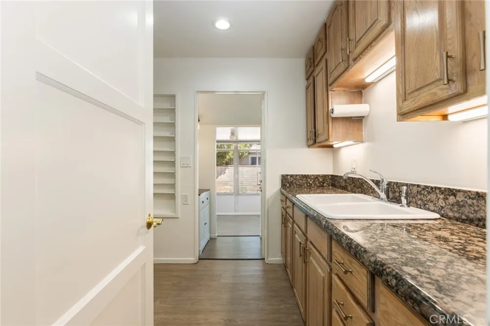 6448 Charlesworth North Hollywood, CA 91606