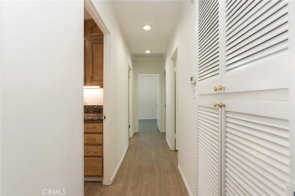 6448 Charlesworth North Hollywood, CA 91606