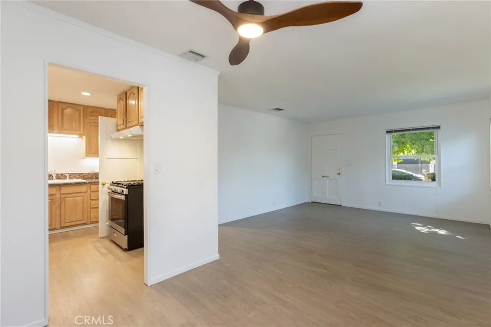 6448 Charlesworth North Hollywood, CA 91606