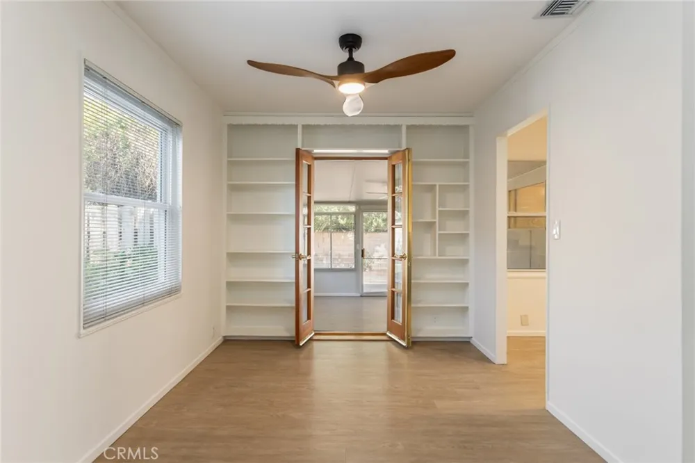 6448 Charlesworth North Hollywood, CA 91606