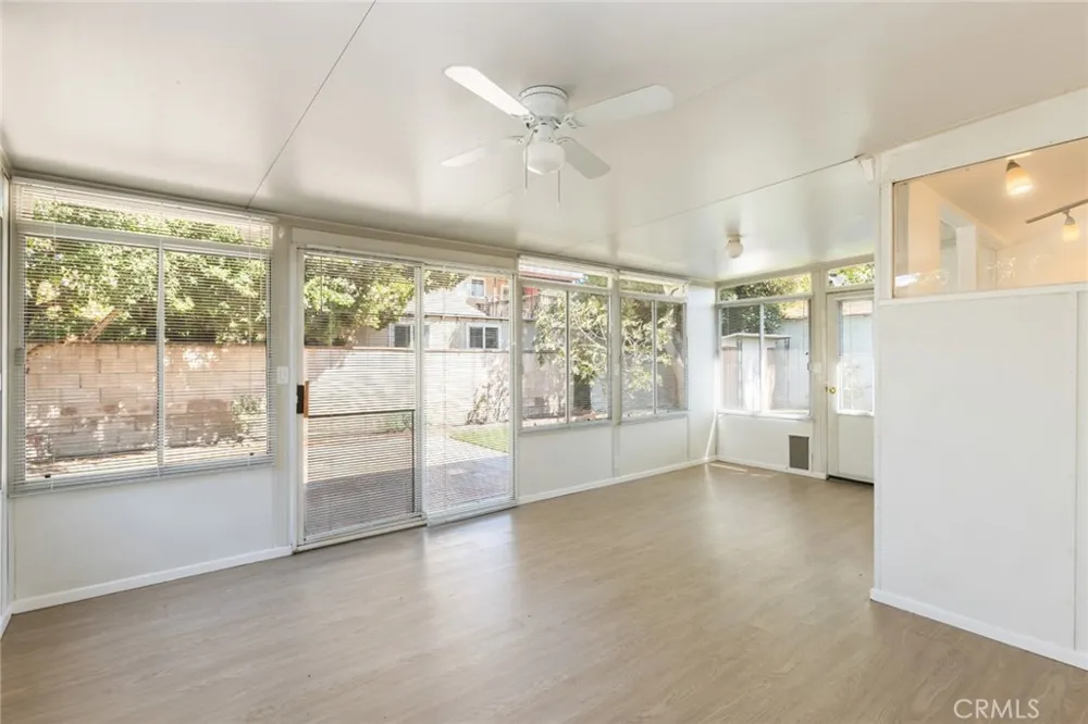 6448 Charlesworth North Hollywood, CA 91606