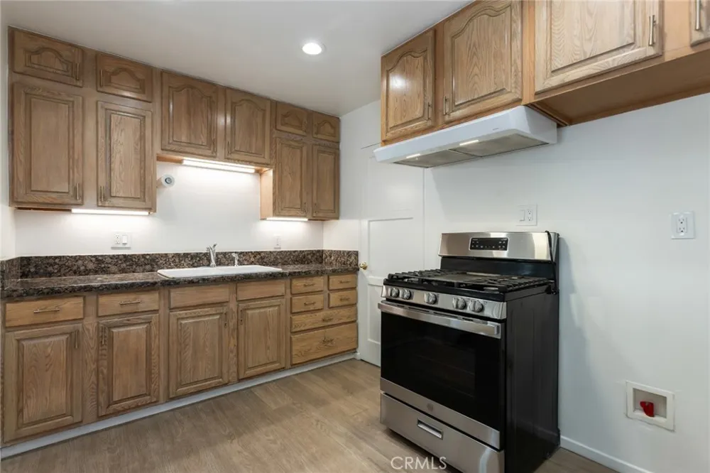 6448 Charlesworth North Hollywood, CA 91606