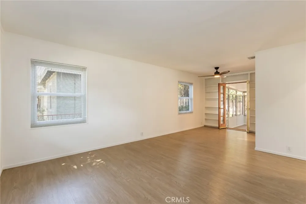 6448 Charlesworth North Hollywood, CA 91606