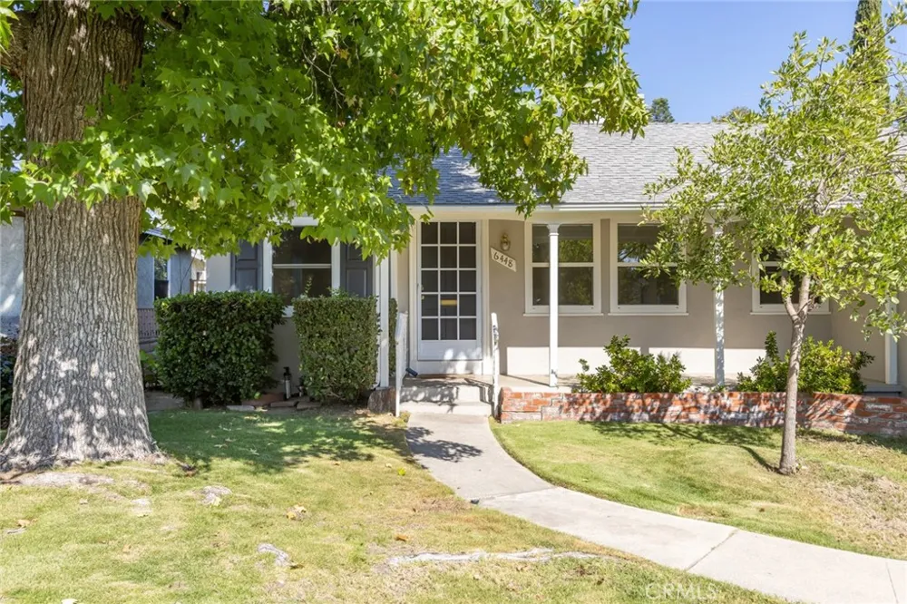 6448 Charlesworth North Hollywood, CA 91606