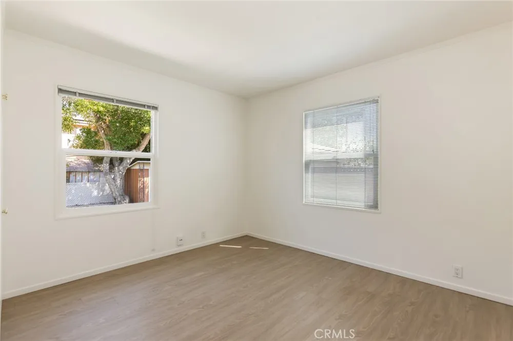 6448 Charlesworth North Hollywood, CA 91606