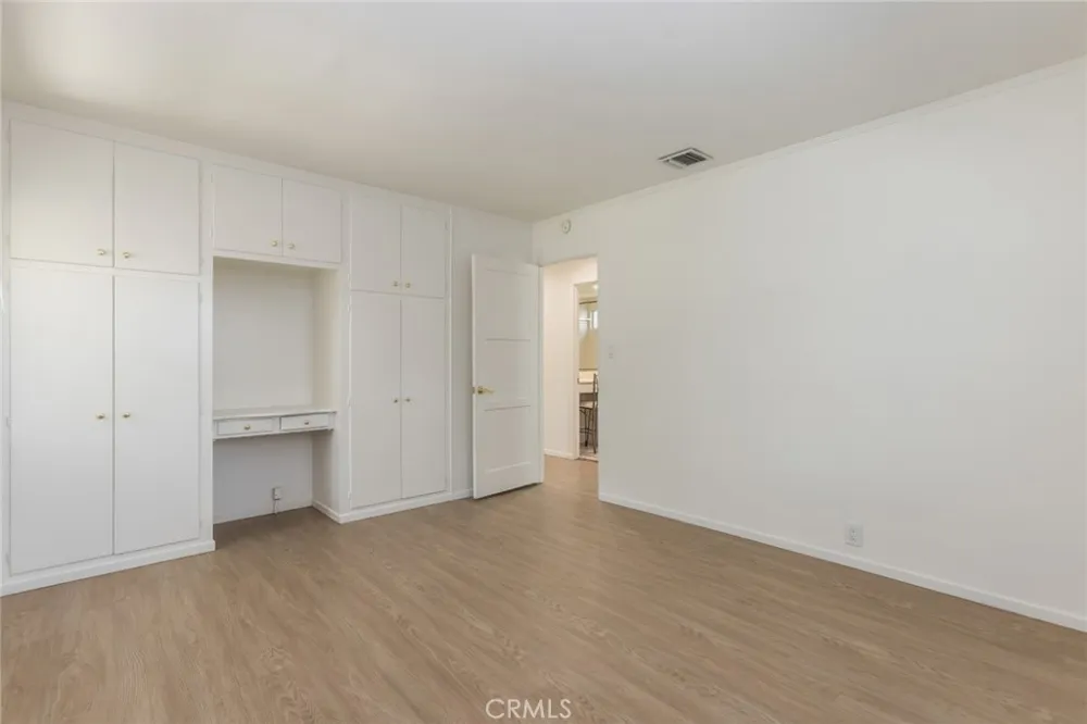 6448 Charlesworth North Hollywood, CA 91606