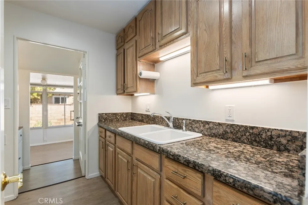 6448 Charlesworth North Hollywood, CA 91606