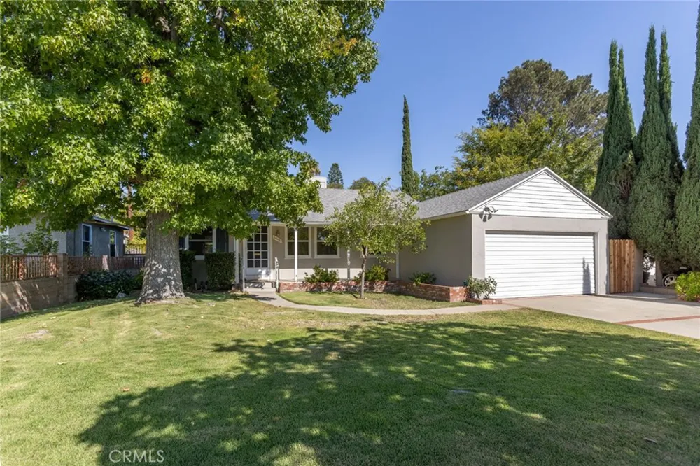 6448 Charlesworth North Hollywood, CA 91606