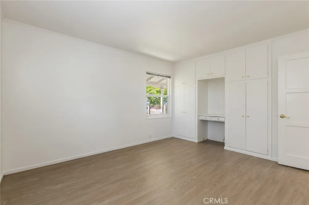6448 Charlesworth North Hollywood, CA 91606