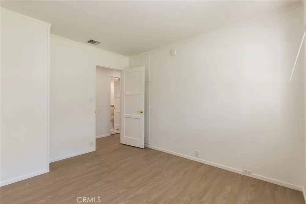 6448 Charlesworth North Hollywood, CA 91606