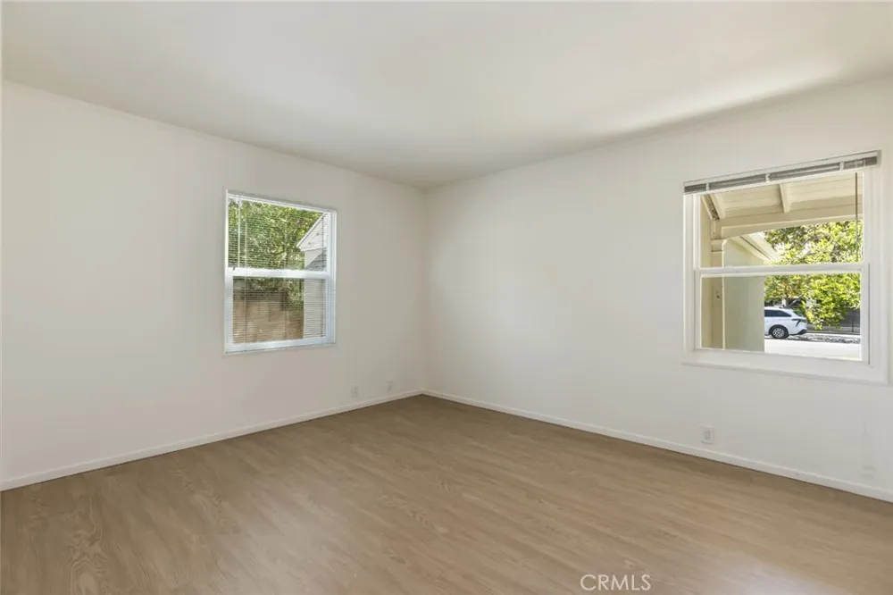 6448 Charlesworth North Hollywood, CA 91606