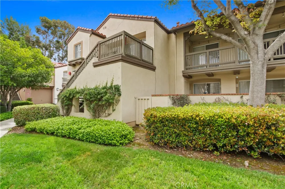 101 S Cross Creek Road #F Orange, CA 92869