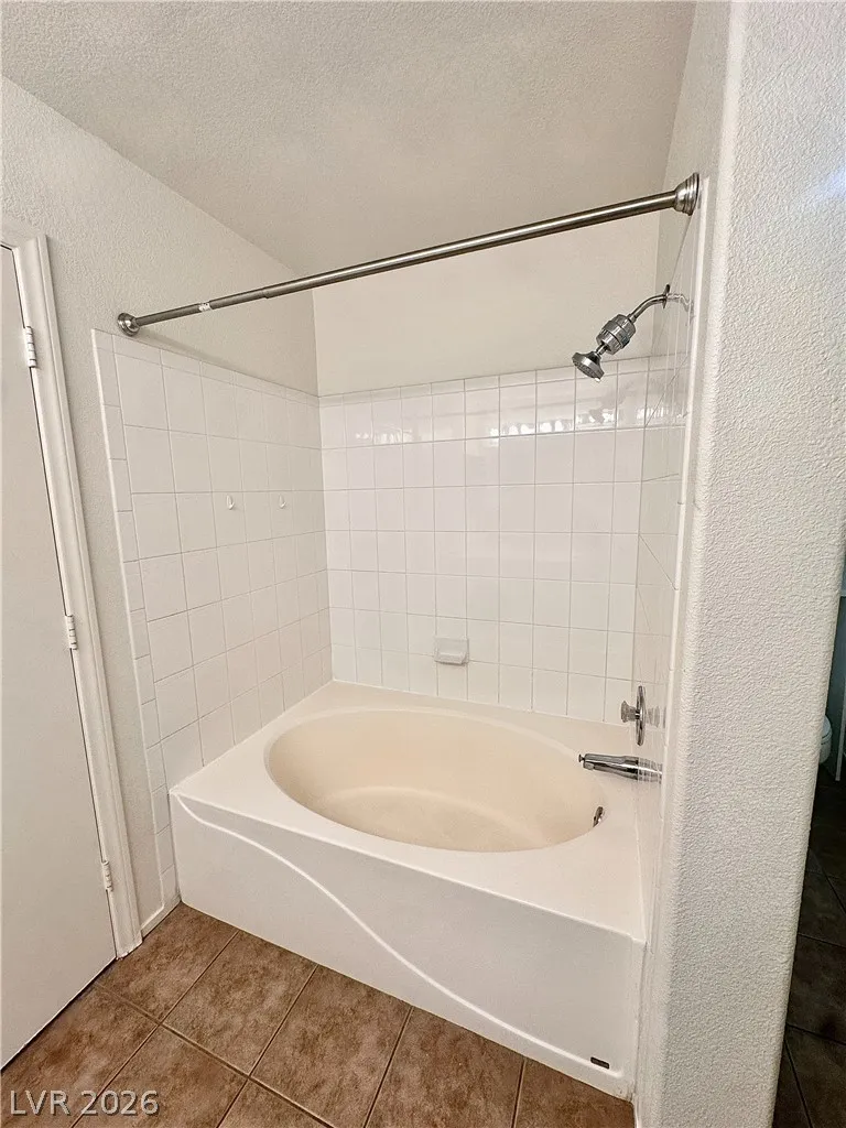 2053 Turquoise Ridge Street #202 Las Vegas, NV 89117