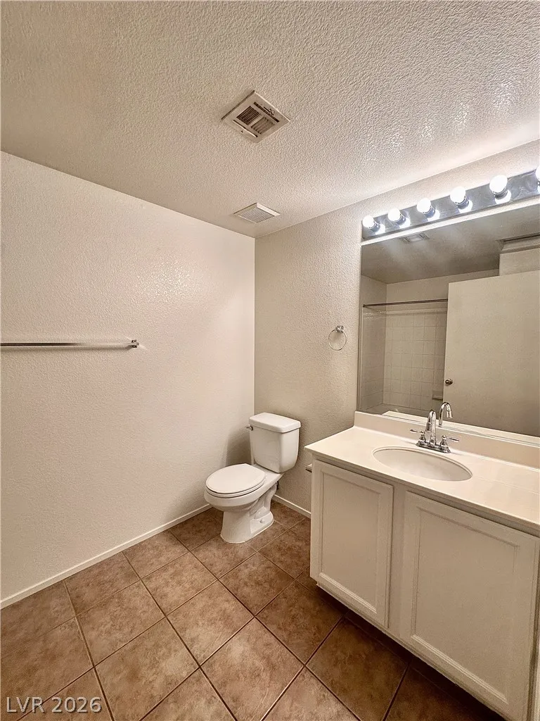 2053 Turquoise Ridge Street #202 Las Vegas, NV 89117