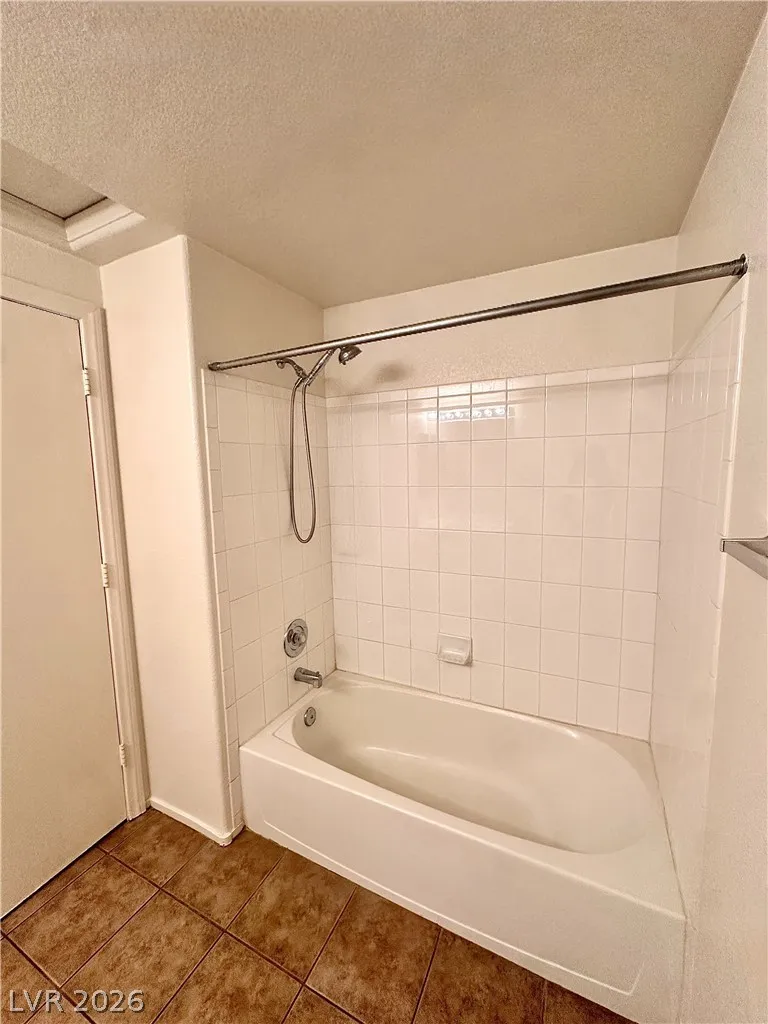 2053 Turquoise Ridge Street #202 Las Vegas, NV 89117