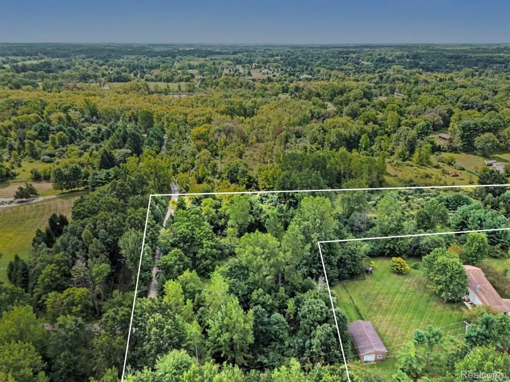 3195 E Pillar Drive Webster Township, MI 48189