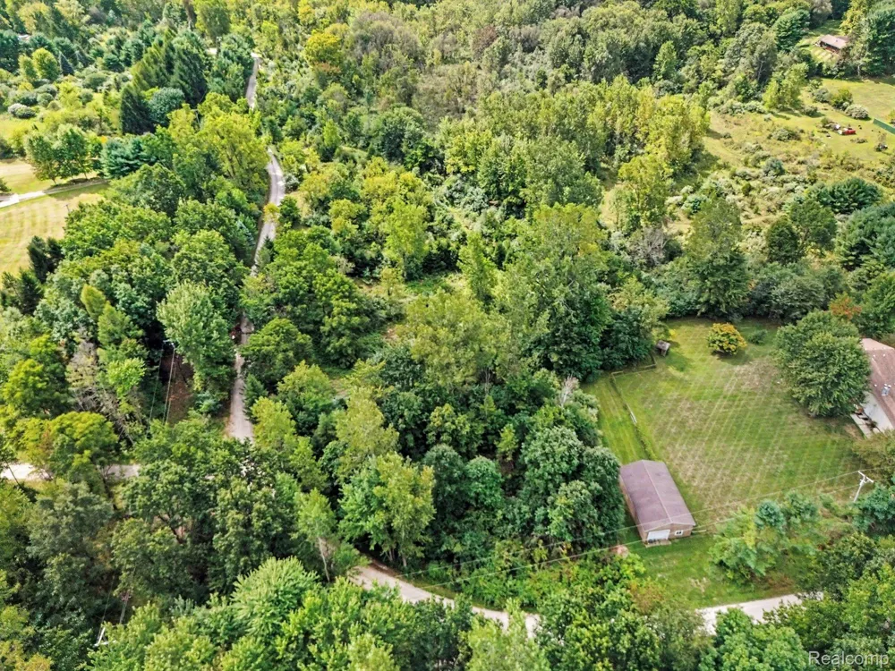 3195 E Pillar Drive Webster Township, MI 48189