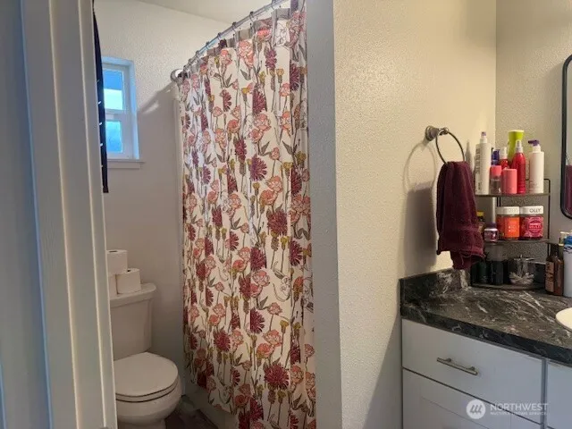 1822 Juniper Oroville, WA 98844