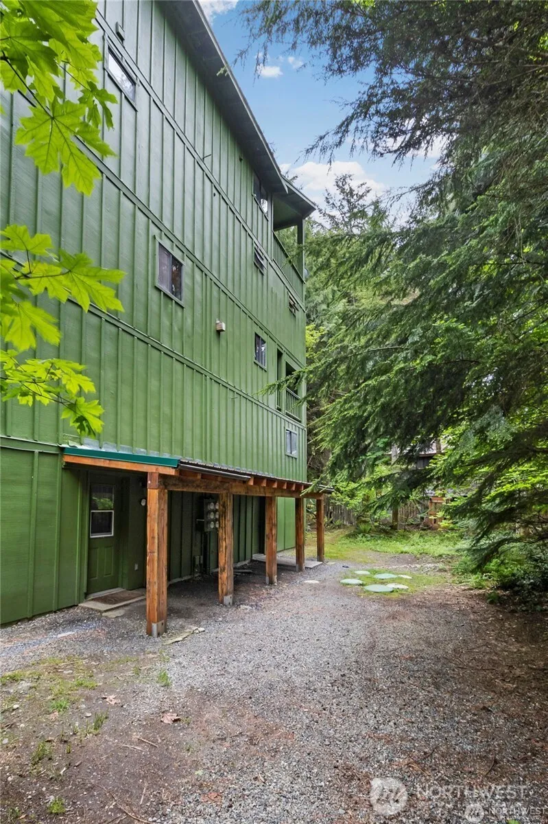 58410 State Route 410 E Greenwater, WA 98022