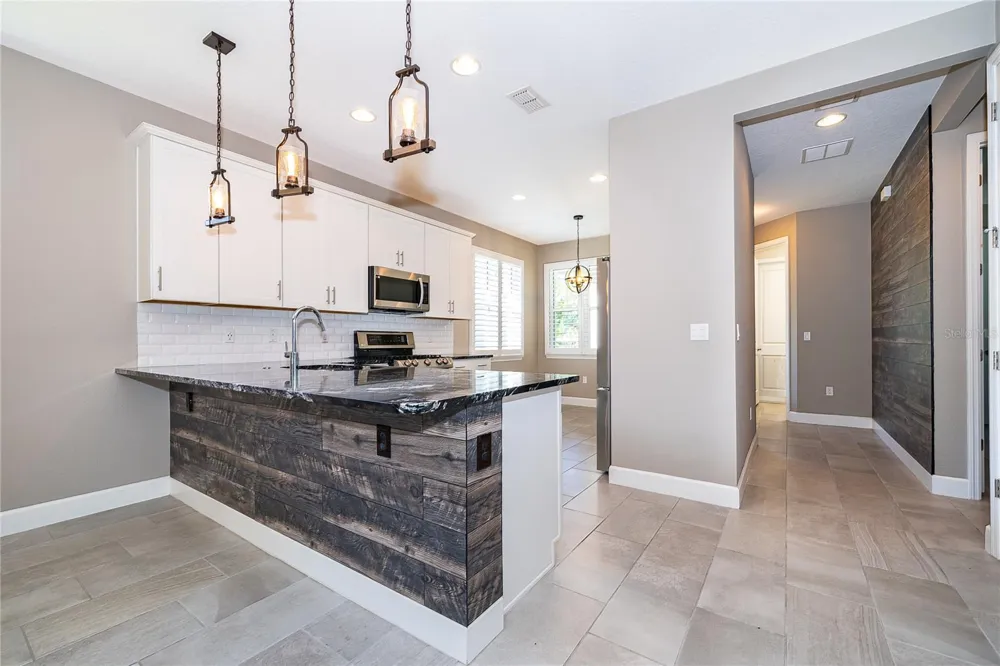 1309 HAYTON AVENUE Deland, FL 32724