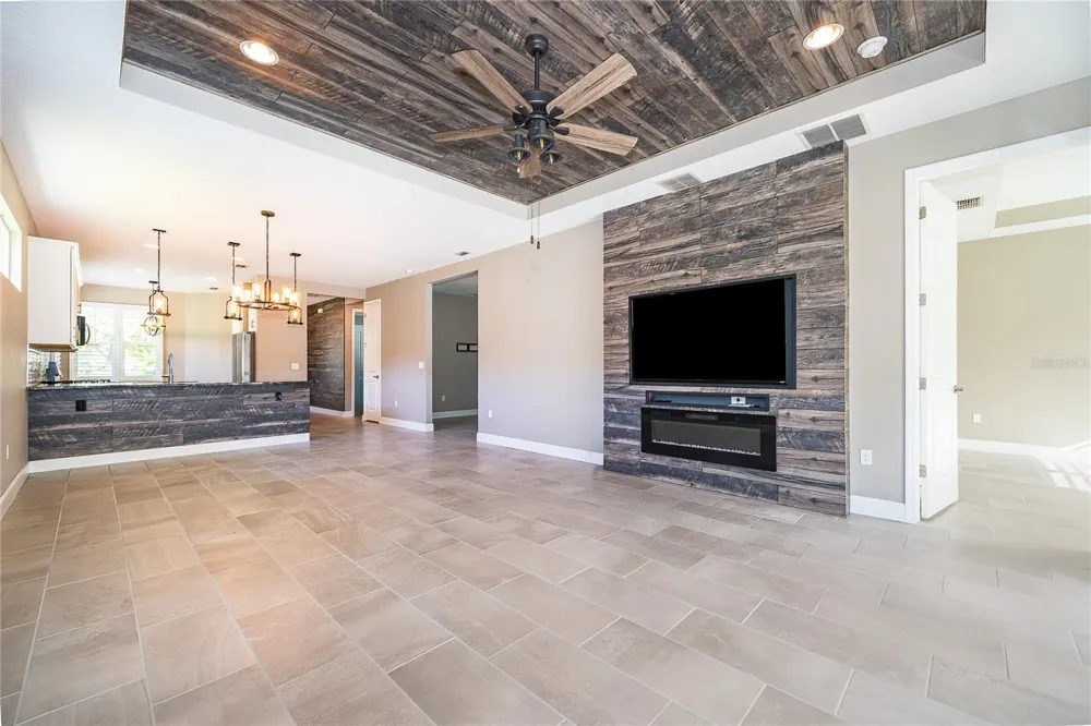 1309 HAYTON AVENUE Deland, FL 32724