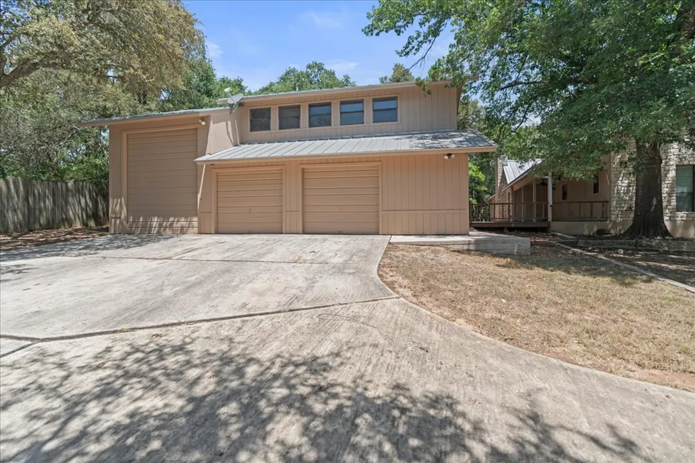 2500 Rolling Oaks San Marcos, TX 78666