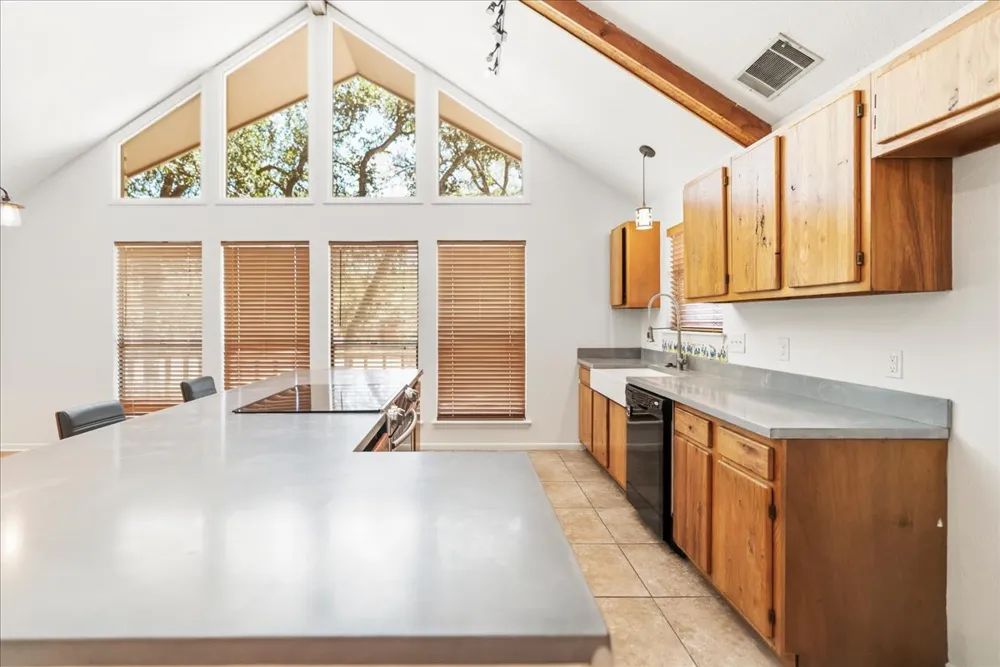 2500 Rolling Oaks San Marcos, TX 78666