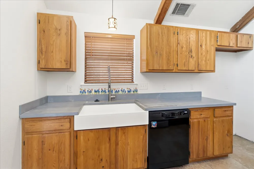 2500 Rolling Oaks San Marcos, TX 78666