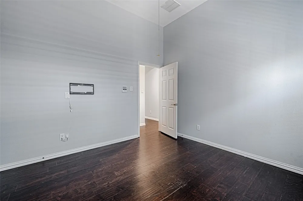 1837 Lakeview Drive DeSoto, TX 75115
