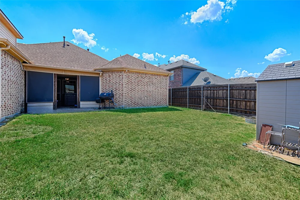 1837 Lakeview Drive DeSoto, TX 75115