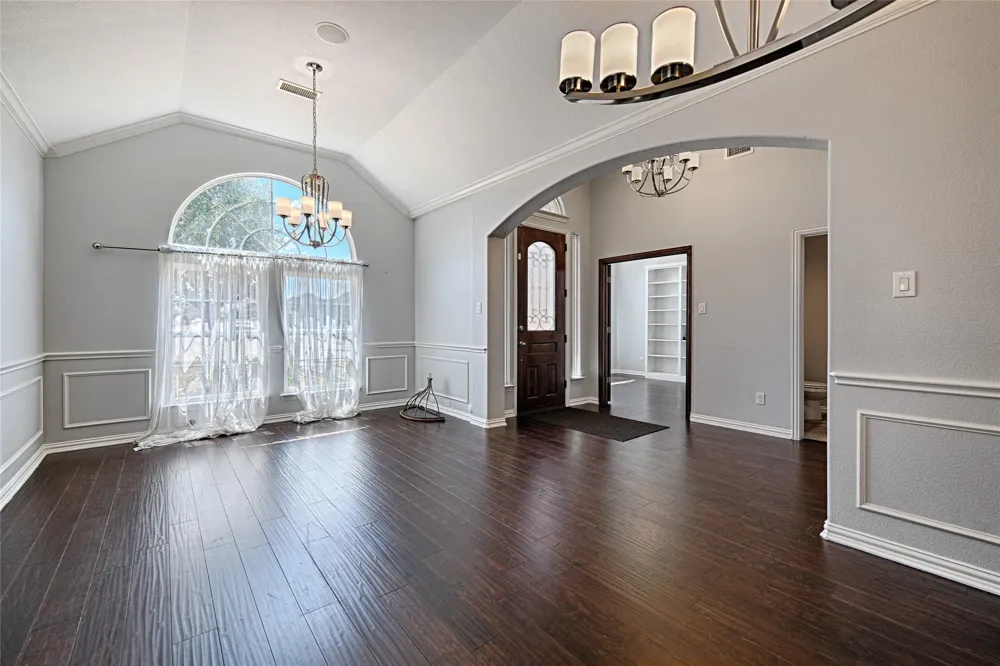1837 Lakeview Drive DeSoto, TX 75115