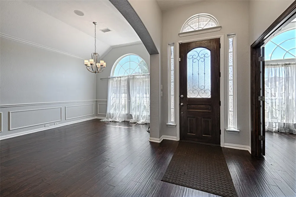 1837 Lakeview Drive DeSoto, TX 75115