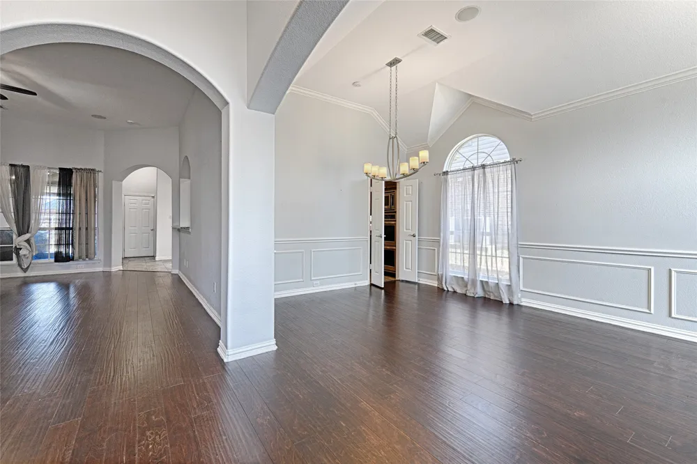 1837 Lakeview Drive DeSoto, TX 75115