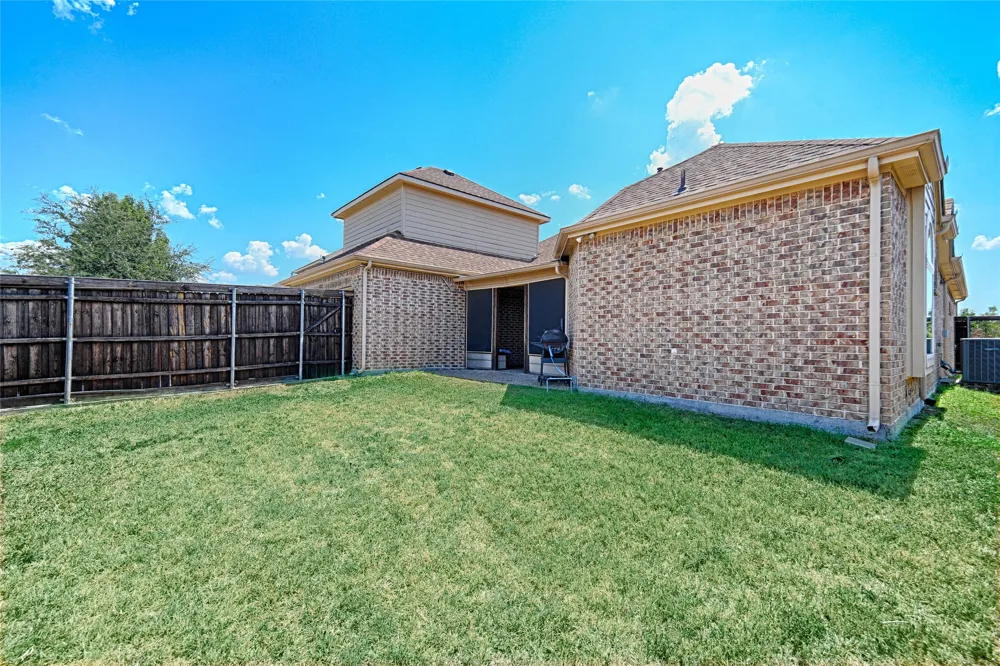 1837 Lakeview Drive DeSoto, TX 75115