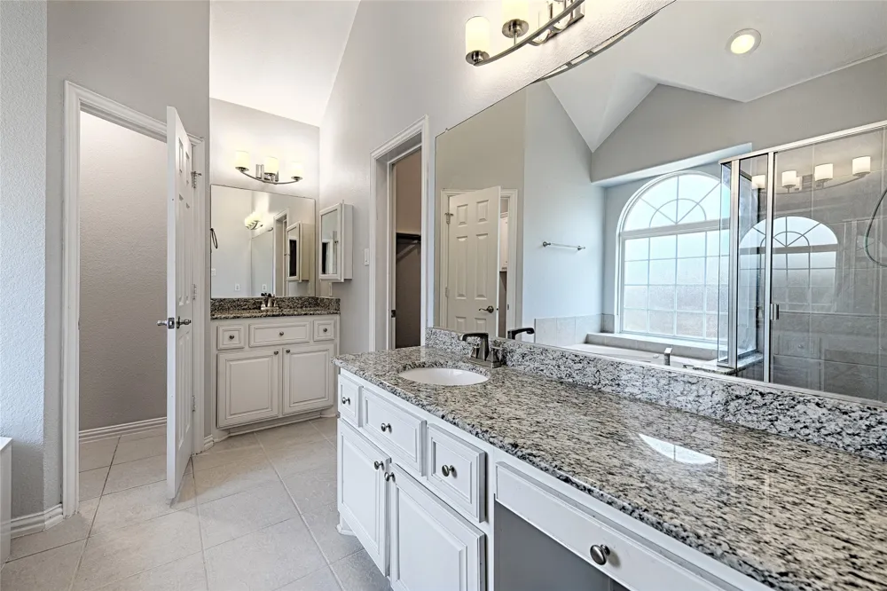 1837 Lakeview Drive DeSoto, TX 75115