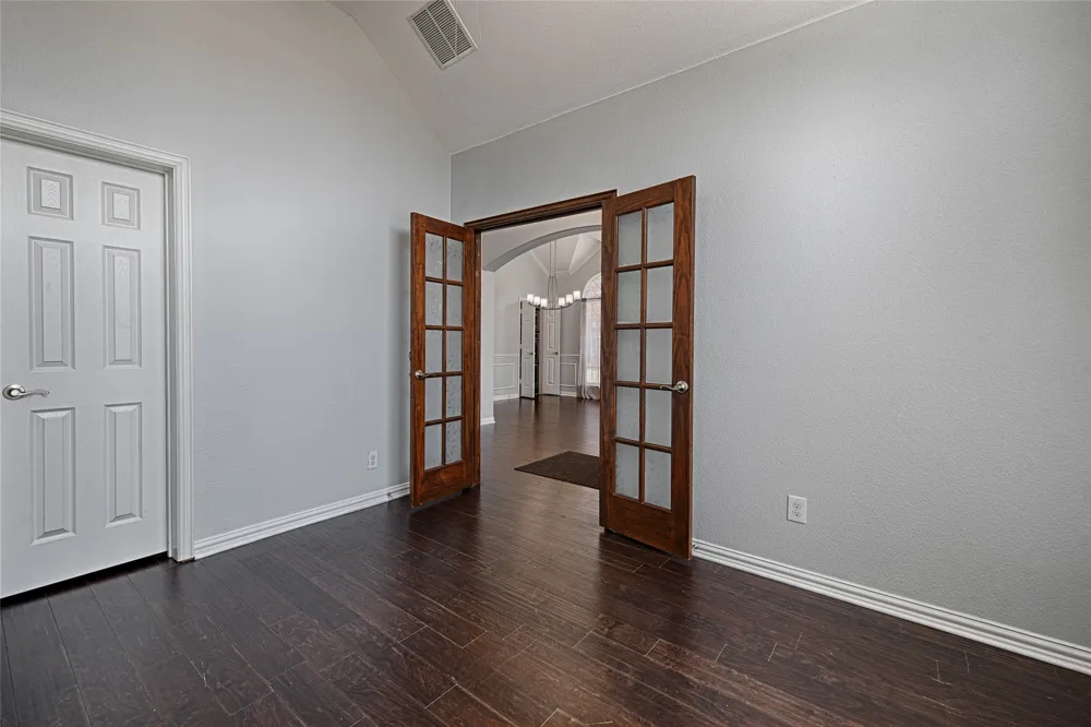 1837 Lakeview Drive DeSoto, TX 75115