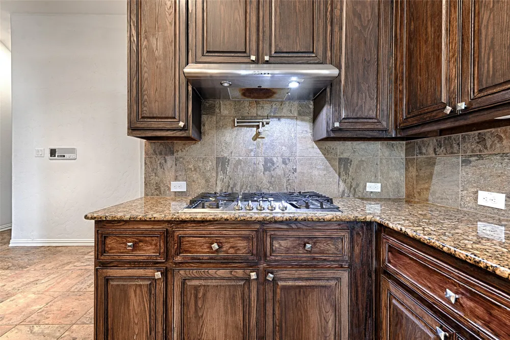 1837 Lakeview Drive DeSoto, TX 75115