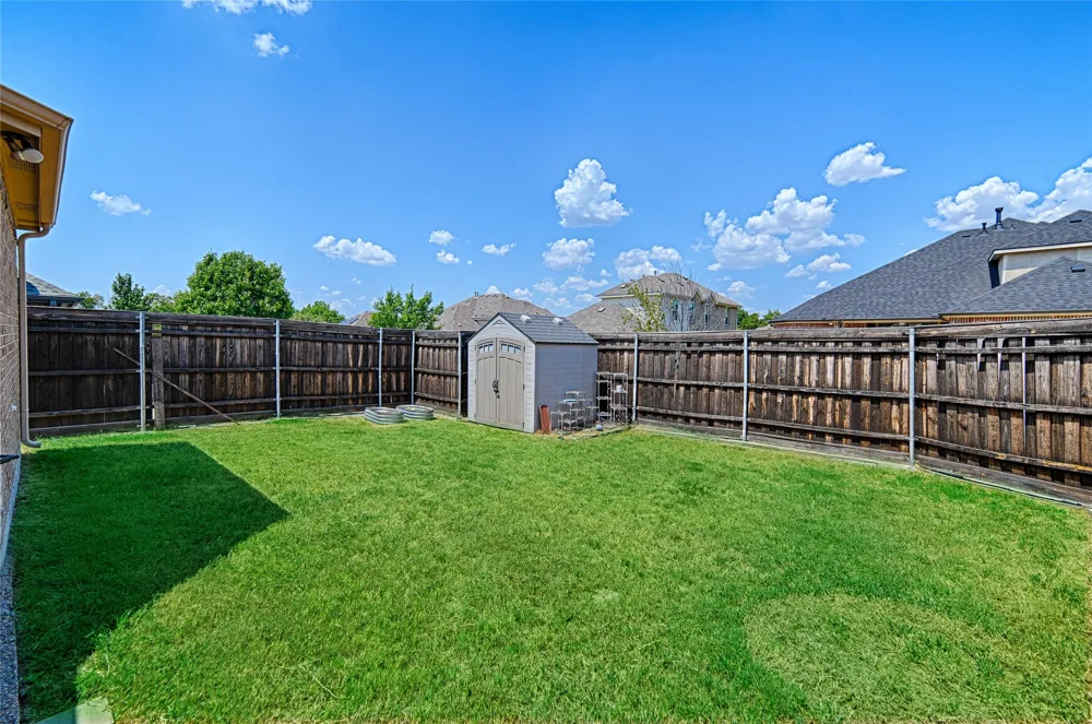 1837 Lakeview Drive DeSoto, TX 75115