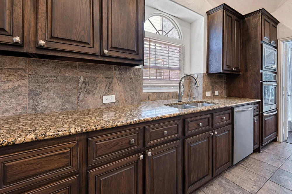 1837 Lakeview Drive DeSoto, TX 75115