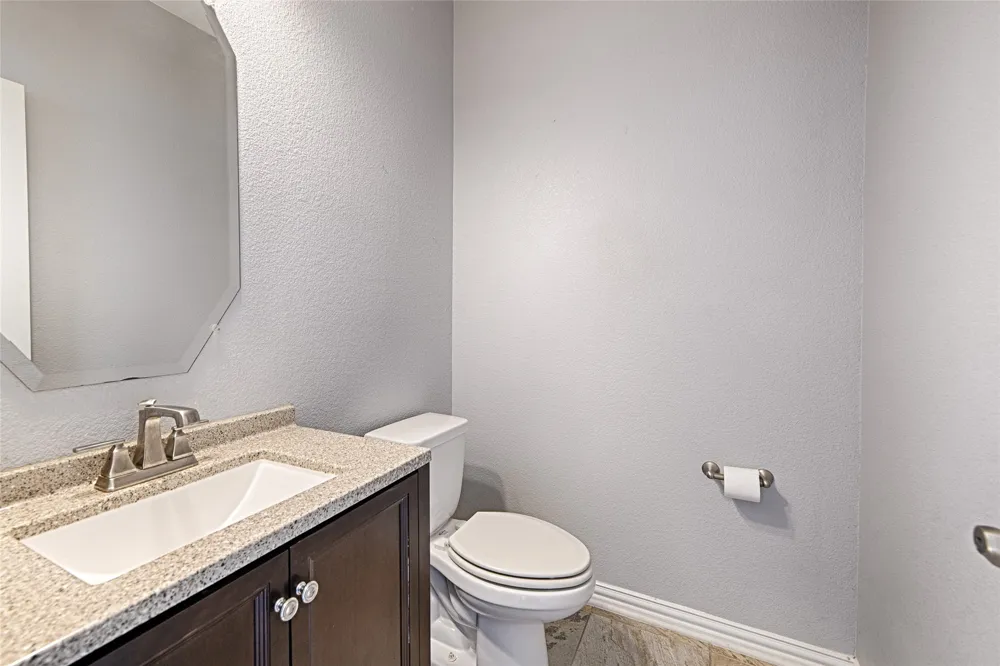 1837 Lakeview Drive DeSoto, TX 75115