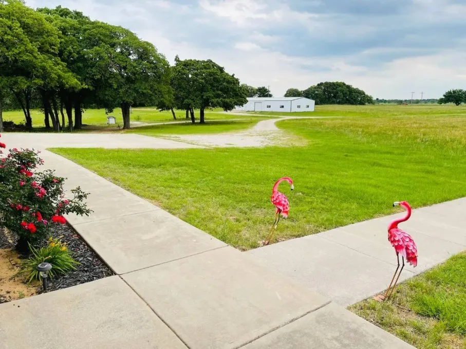 207 EMBERSON CHAPEL ROAD Pilot Point, TX 75068