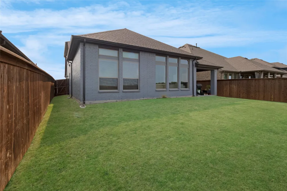 1033 Parkfield Road Royse City, TX 75189