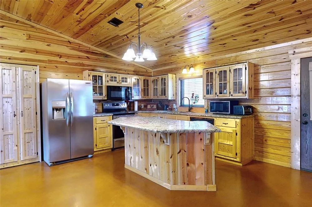 130 Raleigh Circle Trinity, TX 75862