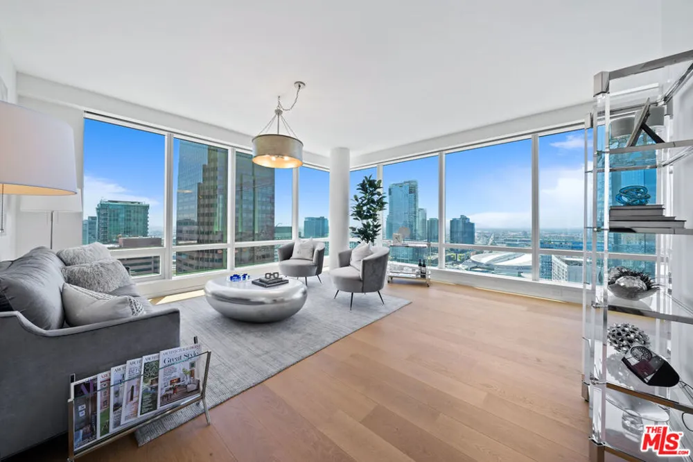 877 Francisco Street #2609 Los Angeles, CA 90017